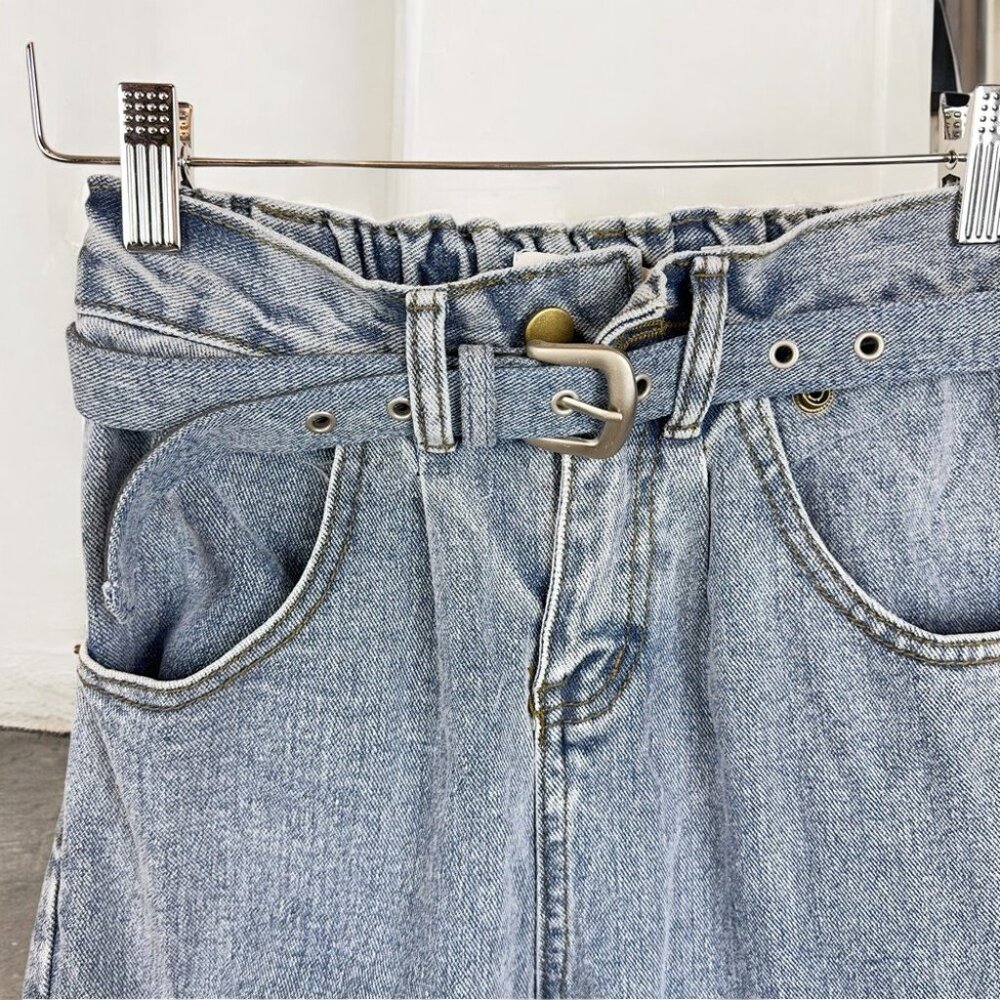 NWT Elliatt High Waisted Light Washed Denim Jeans - Picture 4 of 6